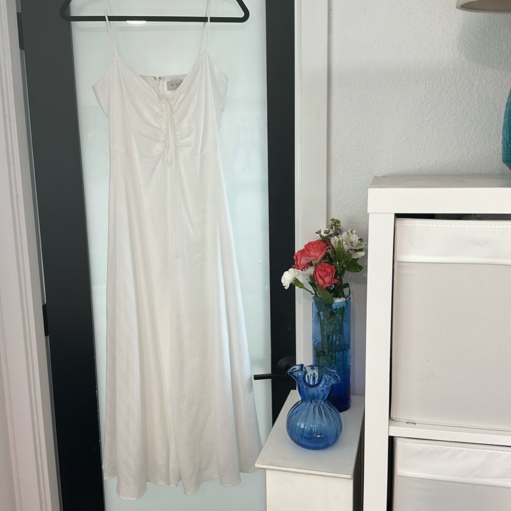 Wayf, airy white spaghetti strap dress, sz M, smocked, adjustable, a-line.